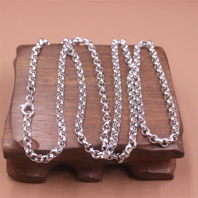 The Beauty and Elegance of an 18k White Gold Chain