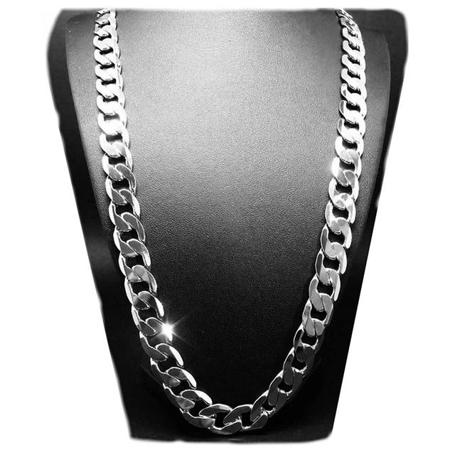 The Timeless Elegance of a White Gold Men’s Chain