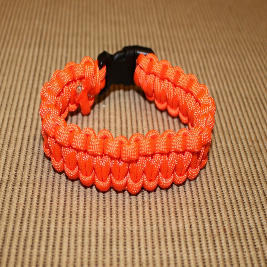 How to make paracord bracelet