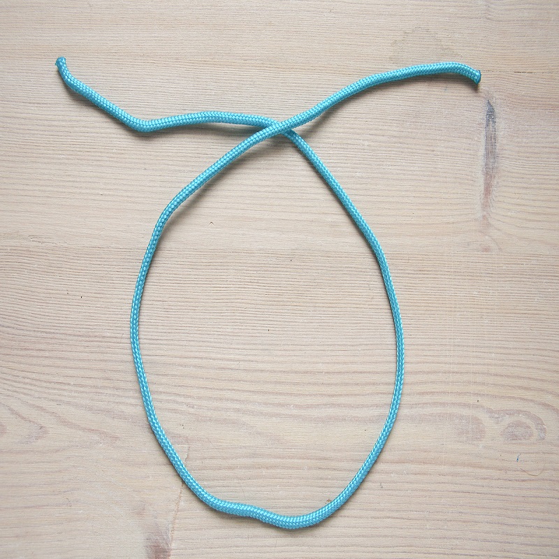 Bracelet Knot Basics: Tying Surgeon’s Knot