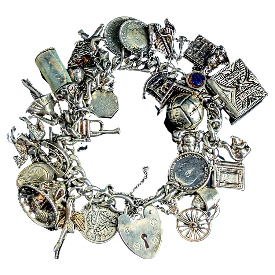Sterling Silver Charm Bracelet: A Touch of Personalization