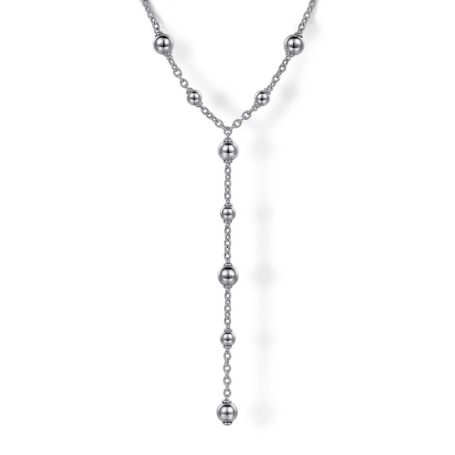 Silver Necklaces: From Classic Chains to Modern Pendants