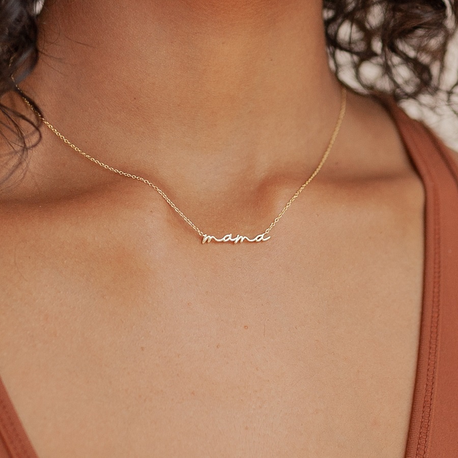 Mom Necklaces: From Birthstones to Engraved Charms